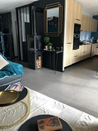 A Avec Terrasse Un Et Parking *