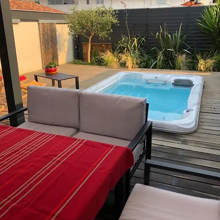 A Avec Terrasse Un Et Parking